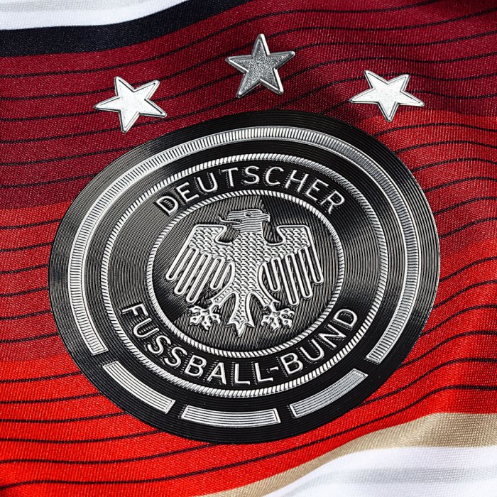 Adidas-DFB-Trikot-WM-2014-Home_b3.jpg