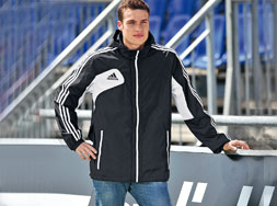 Adidas Condivo 12 Allwetterjacke Die Adidas Condivo 12 Allwetterjacke als Regenjacke für Vereine
