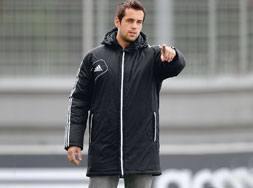 Adidas Condivo 12 Stadionjacke Die Adidas Condivo 12 Stadionjacke im schwarzen Look