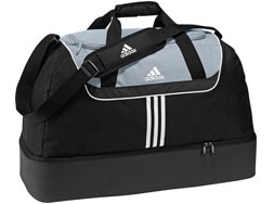Adidas Teambag mit Bondenfach zur Condivo 12 Linie bestellen Als Sportartikel die Adidas Teambag mit Bodenfach zur Condivo 12 Teamsport Linie bestellen