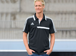 Das Adidas Tiro 13 Polo für den Sport oder auch die Freizeit Adidas Tiro 13 Polo der modernen Teamsport Linie kaufen
