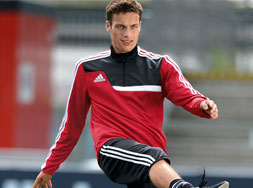 Adidas Tiro 13 Training Top als Sportartikel kaufen Das Adidas Tiro 13 Training Top der Teamsport Linie bestellen