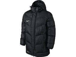 Nike Team Club Winterjacke kaufen Nike Team Club Winter Jacket als sportive Winterjacke bestellen.