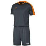 Das Jako Trikot Striker in grau/orange mit Sporthose Manchester