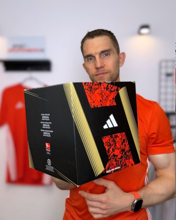 Bundesliga Box mit Ball für den Sponsor