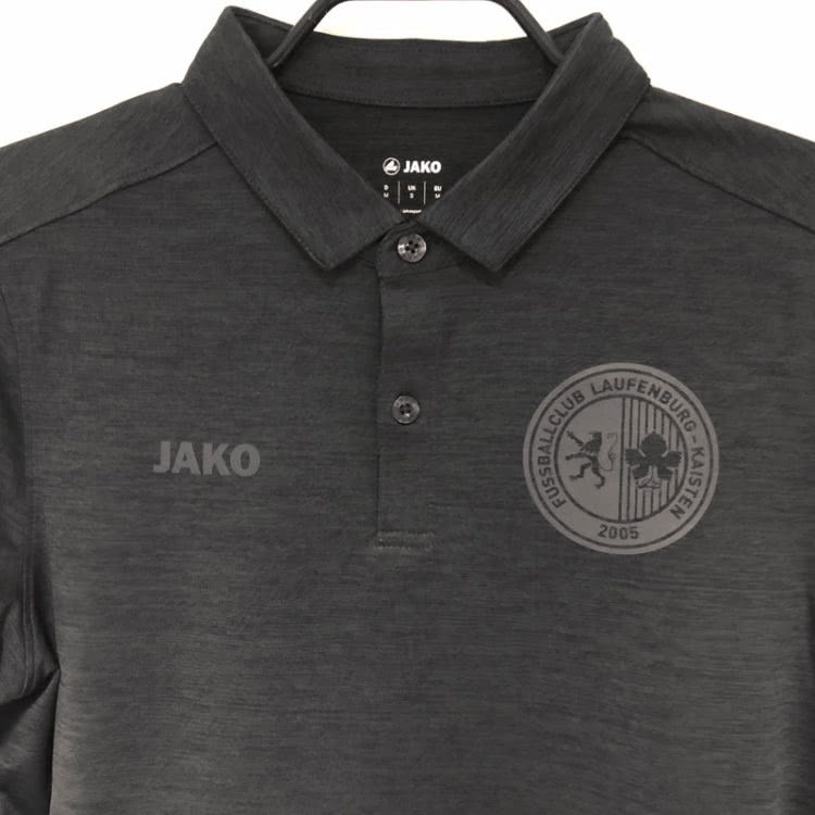 Das Club Poloshirt mit speziellem Ghostbadge Druck