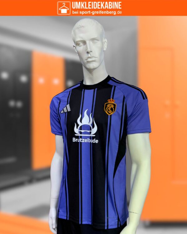 blaue Heim und Auswärts Trikots aus dem adidas Locker Room