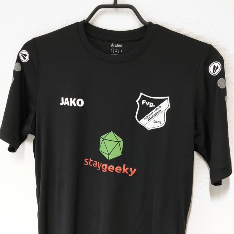 Jako Shirt mit Werbung und Vereinslogo