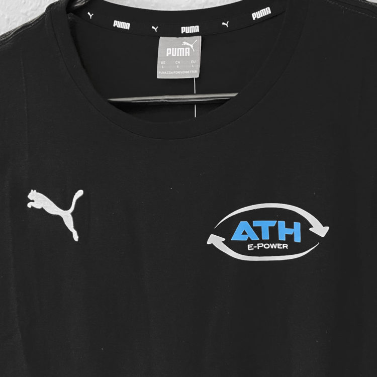 Das Puma T-Shirt für Firmen mit Logo auf der Brust