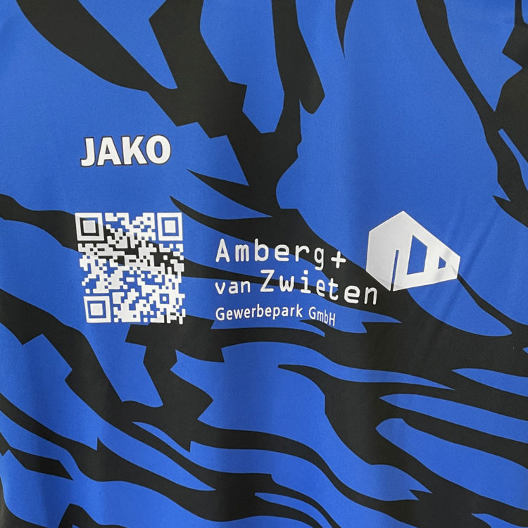 Der QR Code als Trikot Bedruckung auf der Brust