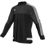 Die Adidas Tiro 15 Anthem Jacket als Spielerjacke