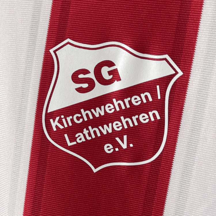 SG-Kirchwehren-Lathwehren-Logo Bedruckung bei den Trikots