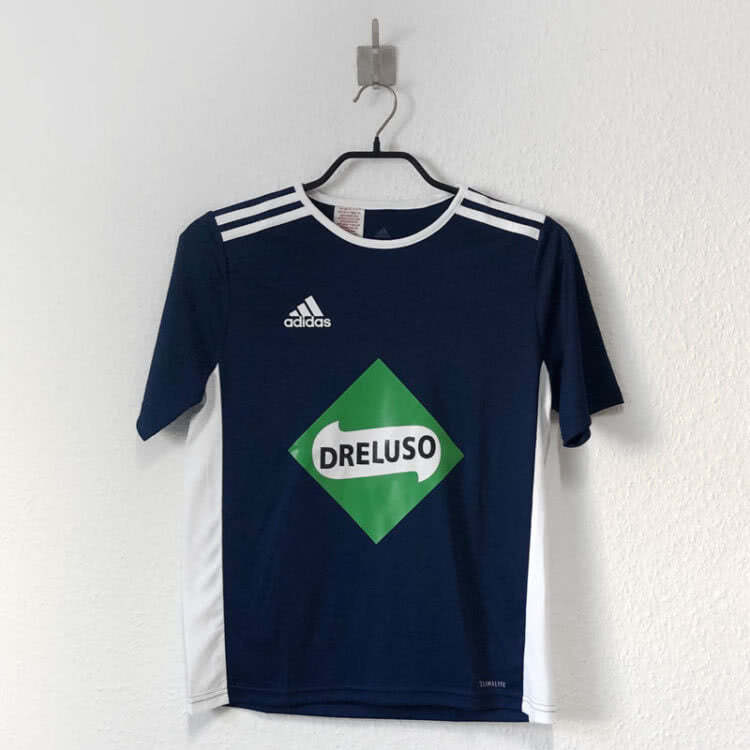 Das Trikot mit Sponsoren Druck