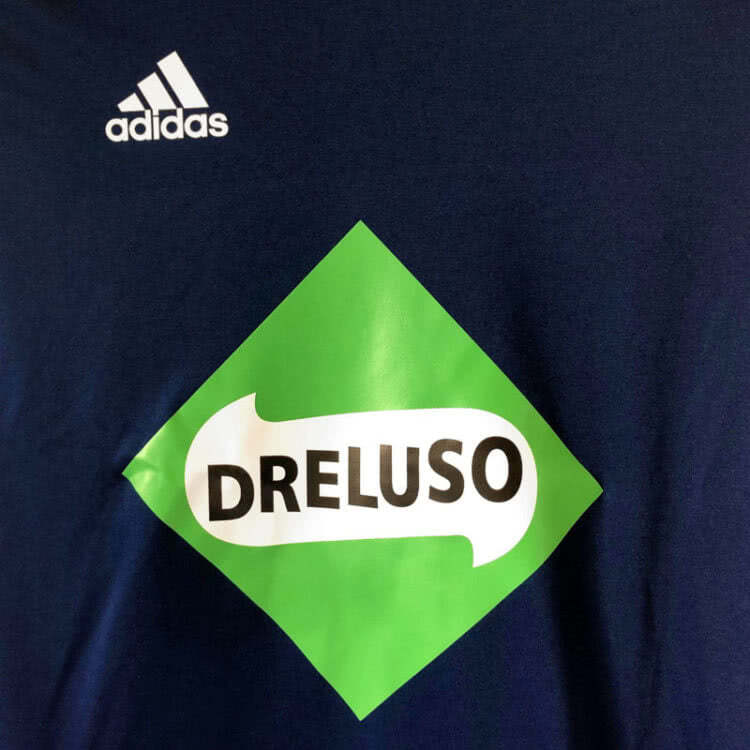 Dreluso Logo als Druck beim Trikot