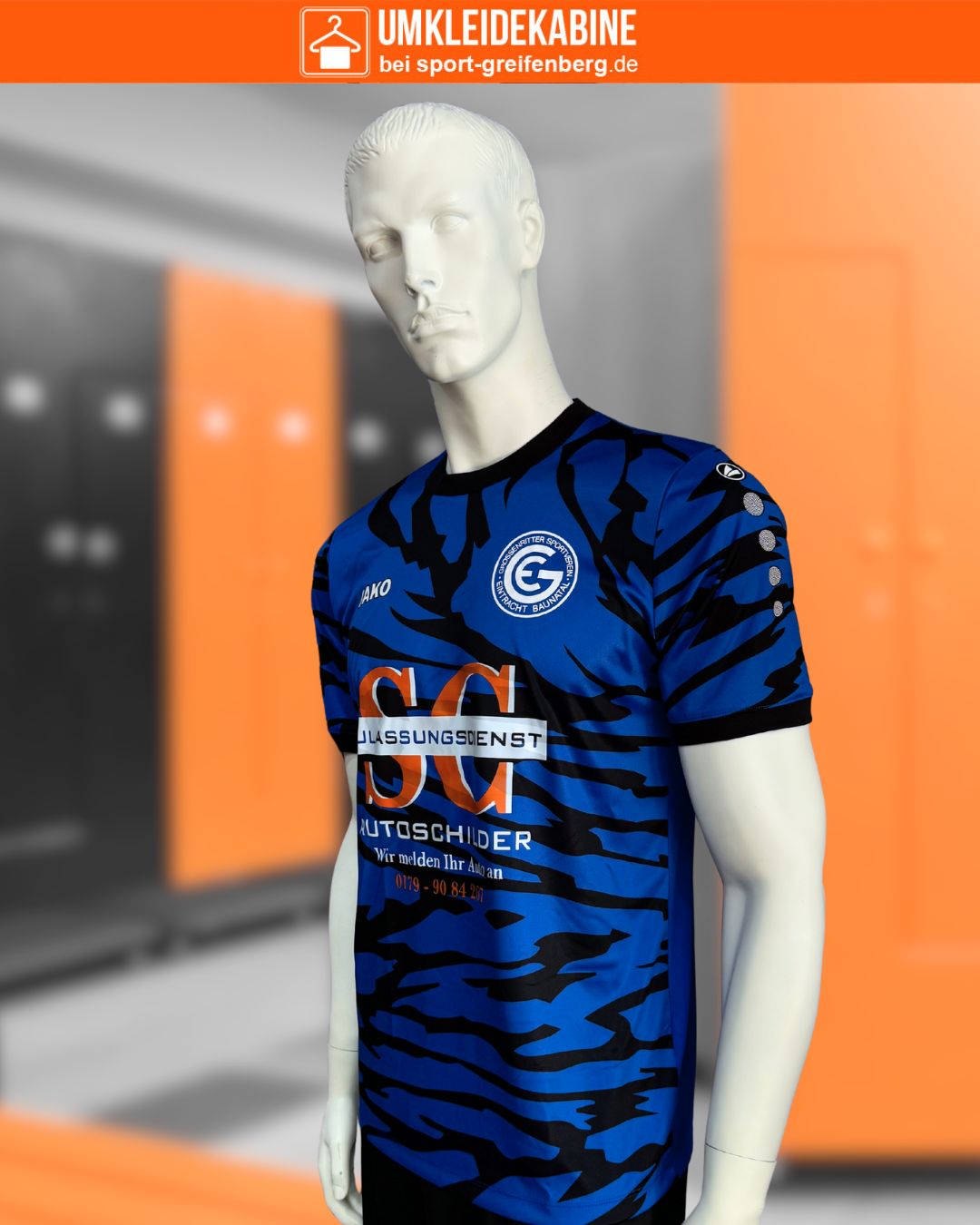 Die Trikots mit Muster und Bedruckung auf der Vorderseite