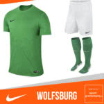 Der Nike Trikotsatz Wolfsburg mit Trikots Hosen und Stutzen wie der VfL