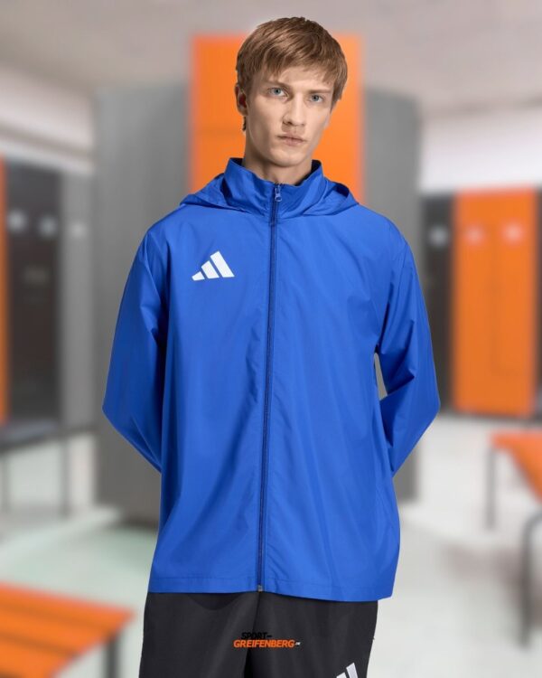 Die adidas Entrada 26 Multi Jacket Regenjacke als Trainings Regenjacke