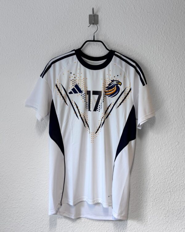 Die adidas Locker Room Trikots mit gesticktem Logo