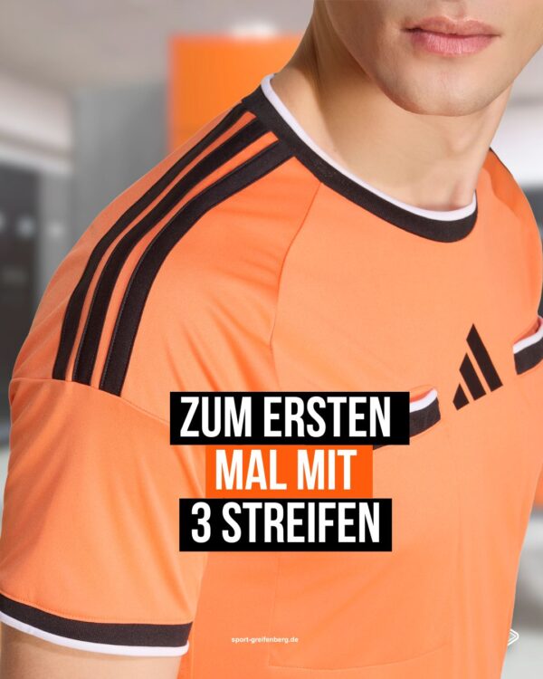 das adidas Referee 26 Jersey hat zum ersten mal 3 Streifen auf den Schultern