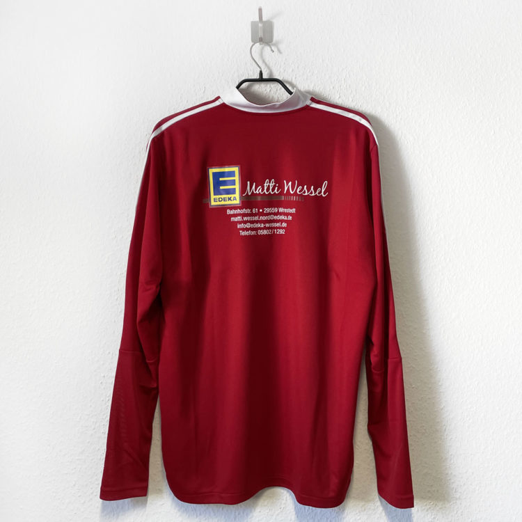 rotes adidas Training Top mit Sponsoren Druck der Edeka