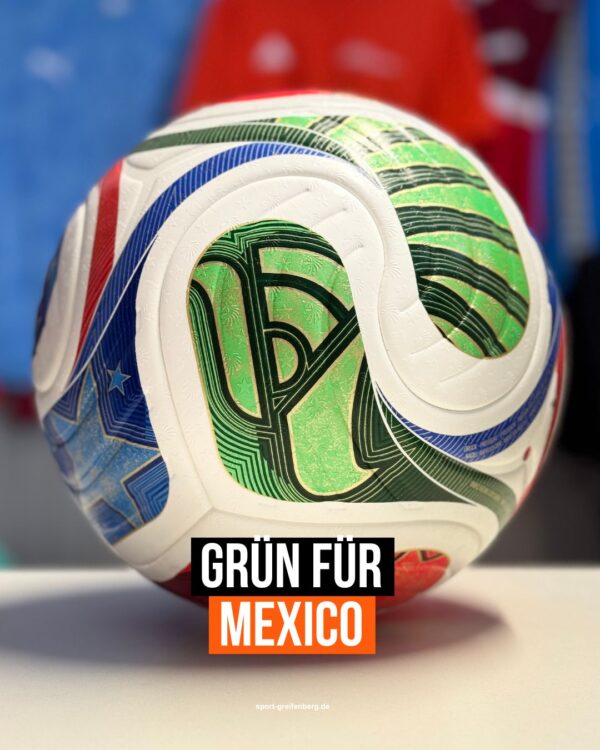 die grüne Farbe es adidas Trionda Pro steht für Mexico