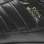 Adidas Copa Mundial mit schwarzen Streifen in komplett schwarz