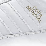 Die Adidas Copa Mundial Whiteout sind komplett in weiß