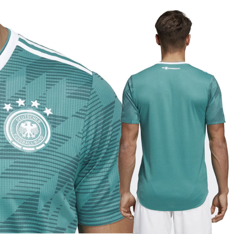 das adidas DFB Away Jersey 2018/2019 mit freiem Rücken