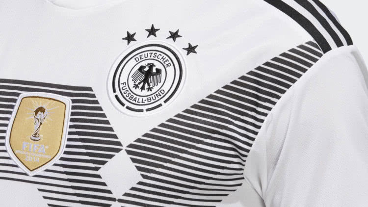 Das Original Deutschland Trikot von adidas erkennen