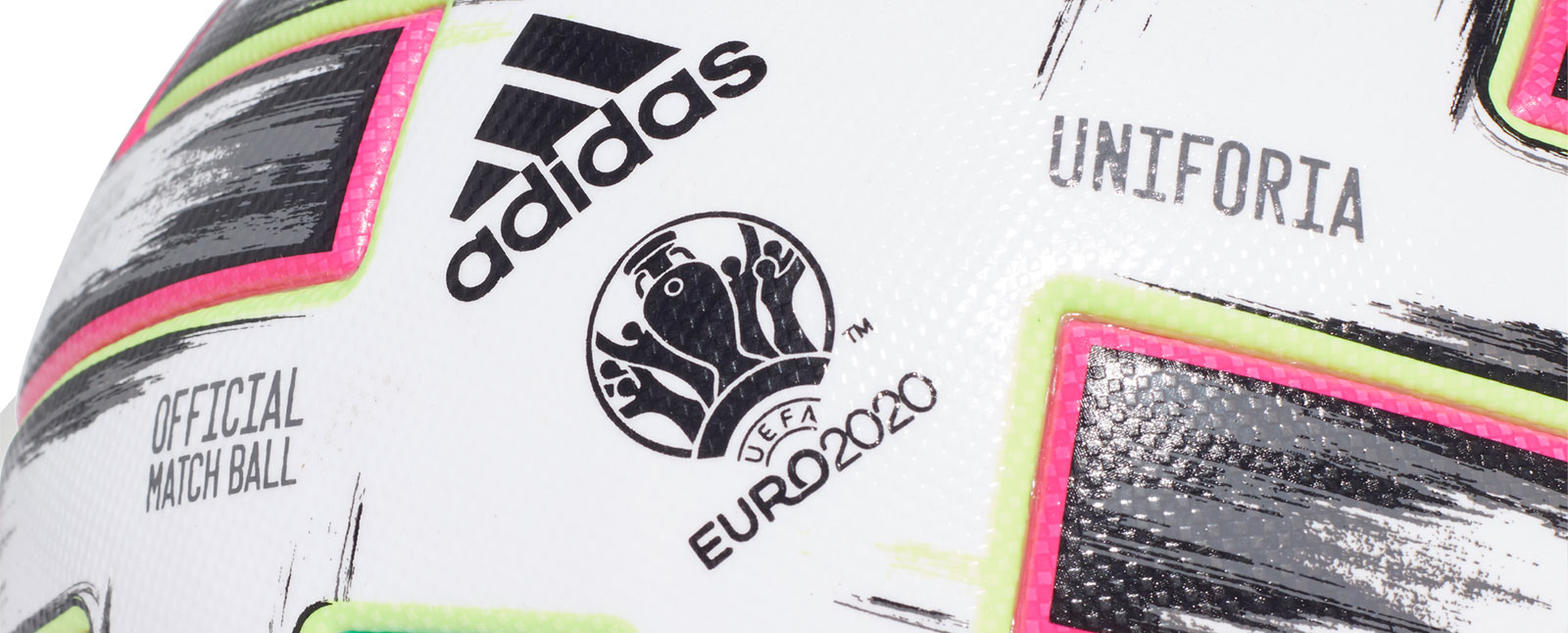 der adidas Spielball der EM (Bezeichnung adidas Pro)