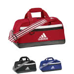 Die Adidas Tiro 15 Teambag als Sporttasche gibt es in rot sowie blau und schwarz