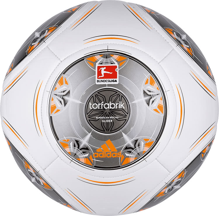 Der Adidas Torfabrik Glider Ball als Design Ball für 2013/2014