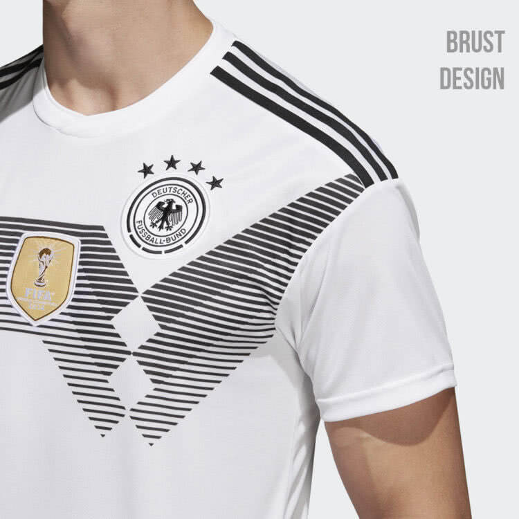 Das Brust Design beim Deutschland Trikot 2018/2019 kommt vom WM 1994 Trikot