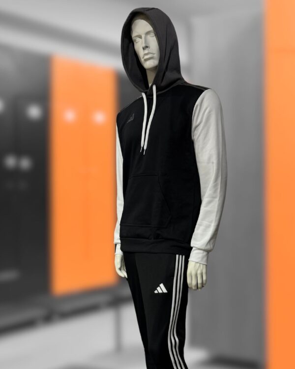 eigenes adidas Hoody aus dem Locker Room
