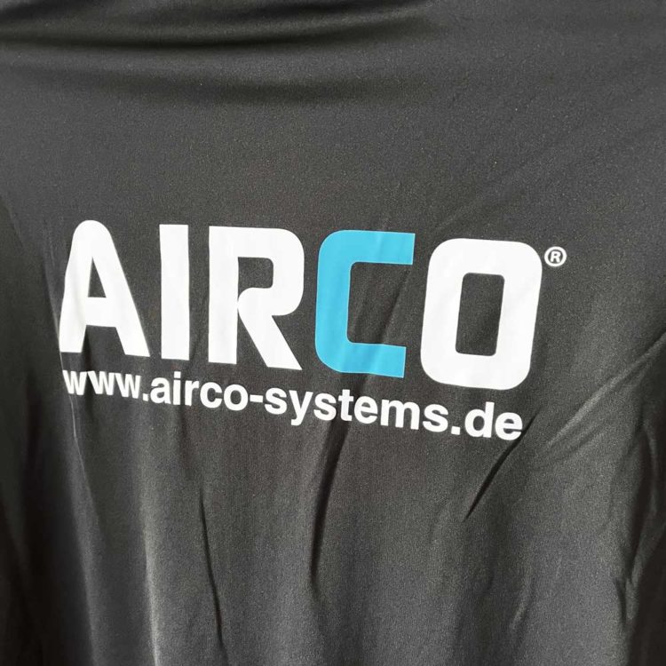Das Airco Logo als Druck auf den Nike Trainingsjacken