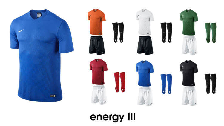 Nike Trikotsatz Energy III mit Trikots Hosen und Stutzen