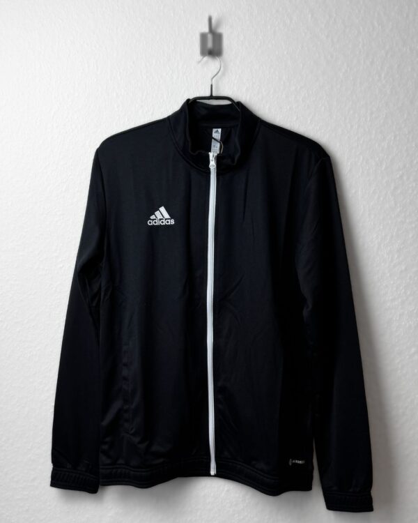 die schwarze adidas Trainingsjacke mit weißem Logo