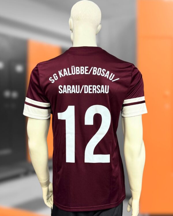 weinrote Trikots von adidas mit gebogenen Vereinsname adidas Trikot