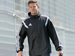 Adidas Condivo 14 Allwetterjacke kaufen Die Adidas Codnivo 14 Allwetterjacke der Teamline kaufen