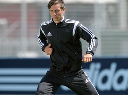Adidas Condivo 14 Polyesteranzug - Sportanzug Der Adidas Condivo 14 Polyesteranzug sowie Trainingsanzug für den Teamsport