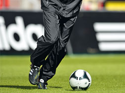 Adidas Core 11 Regenhose bestellen Als Trainingsbekleidung die Adidas Core 11 Regenhose bestellen