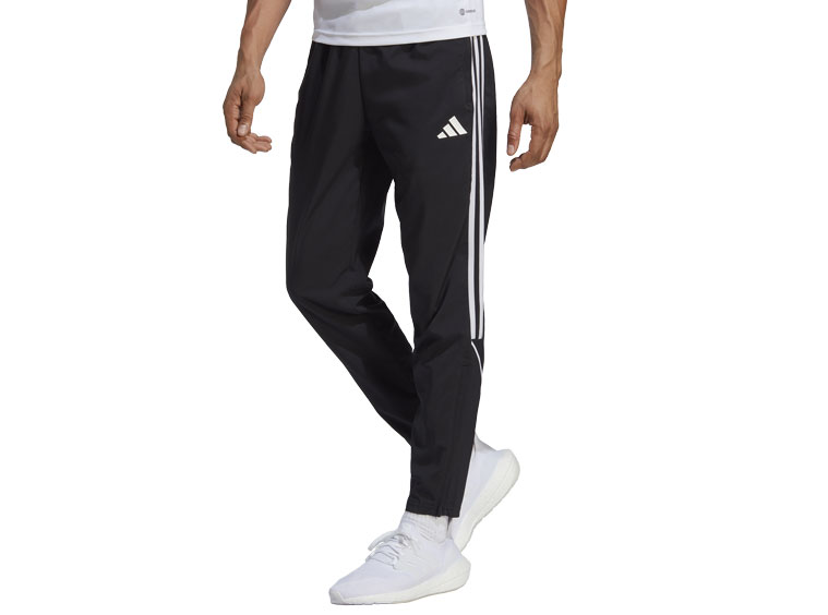 Kauf die adidas Tiro 23 League Präsentationshose als Woven Pant der Teamsport Kollektion