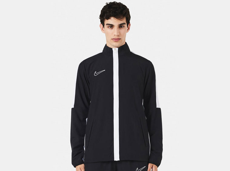 Nike Academy 23 Woven Track Jacket als Präsentationsjacke im Shop bestellen