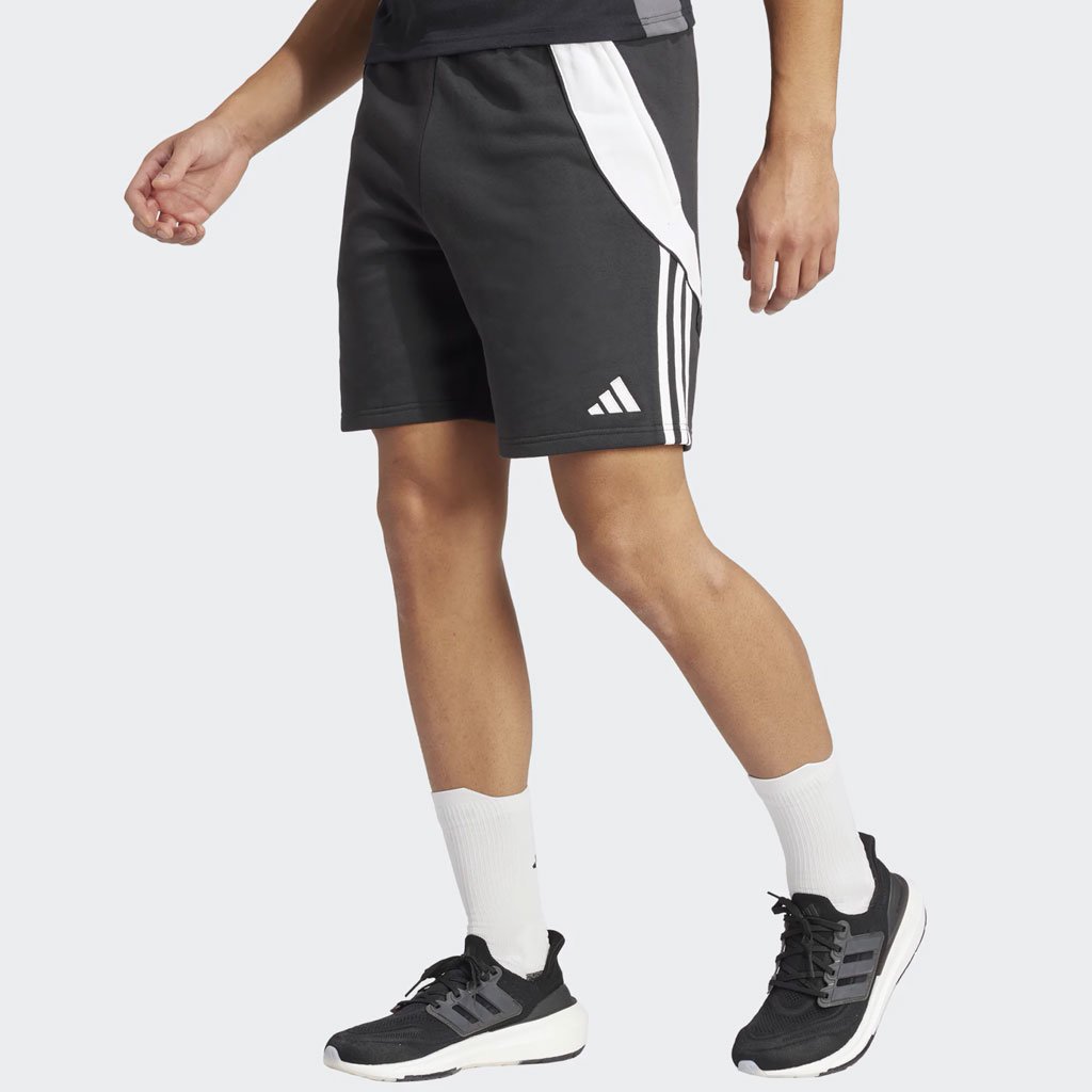 adidas Tiro 24 Sweat Short als kurze Freizeit Short für Vereine